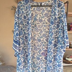 Divided Blue Floral Kimono Top